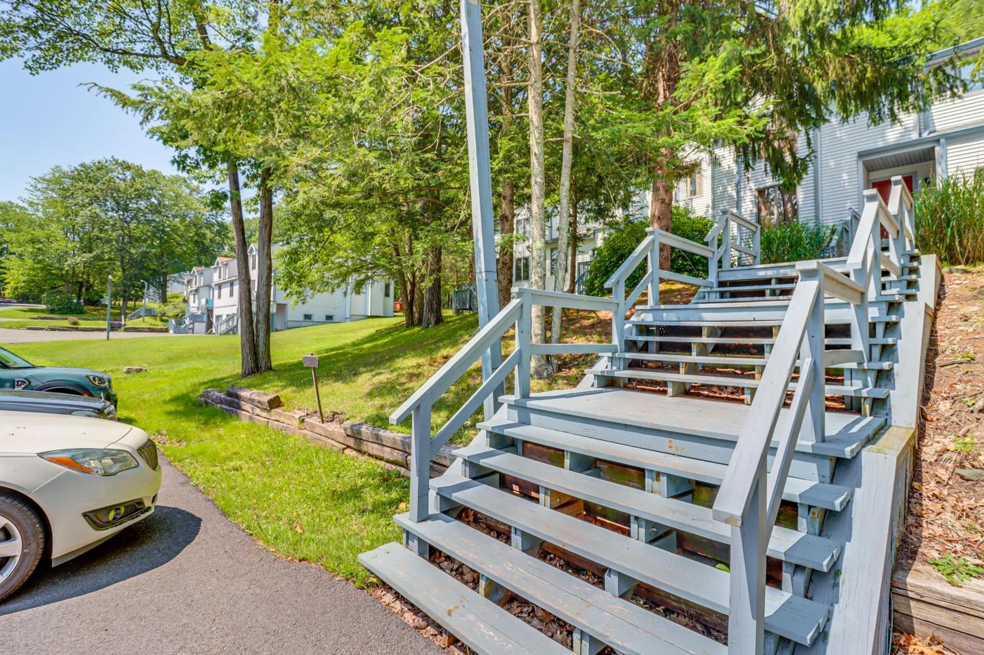 Lake Harmony Townhome Walk To Restaurants! Luaran gambar