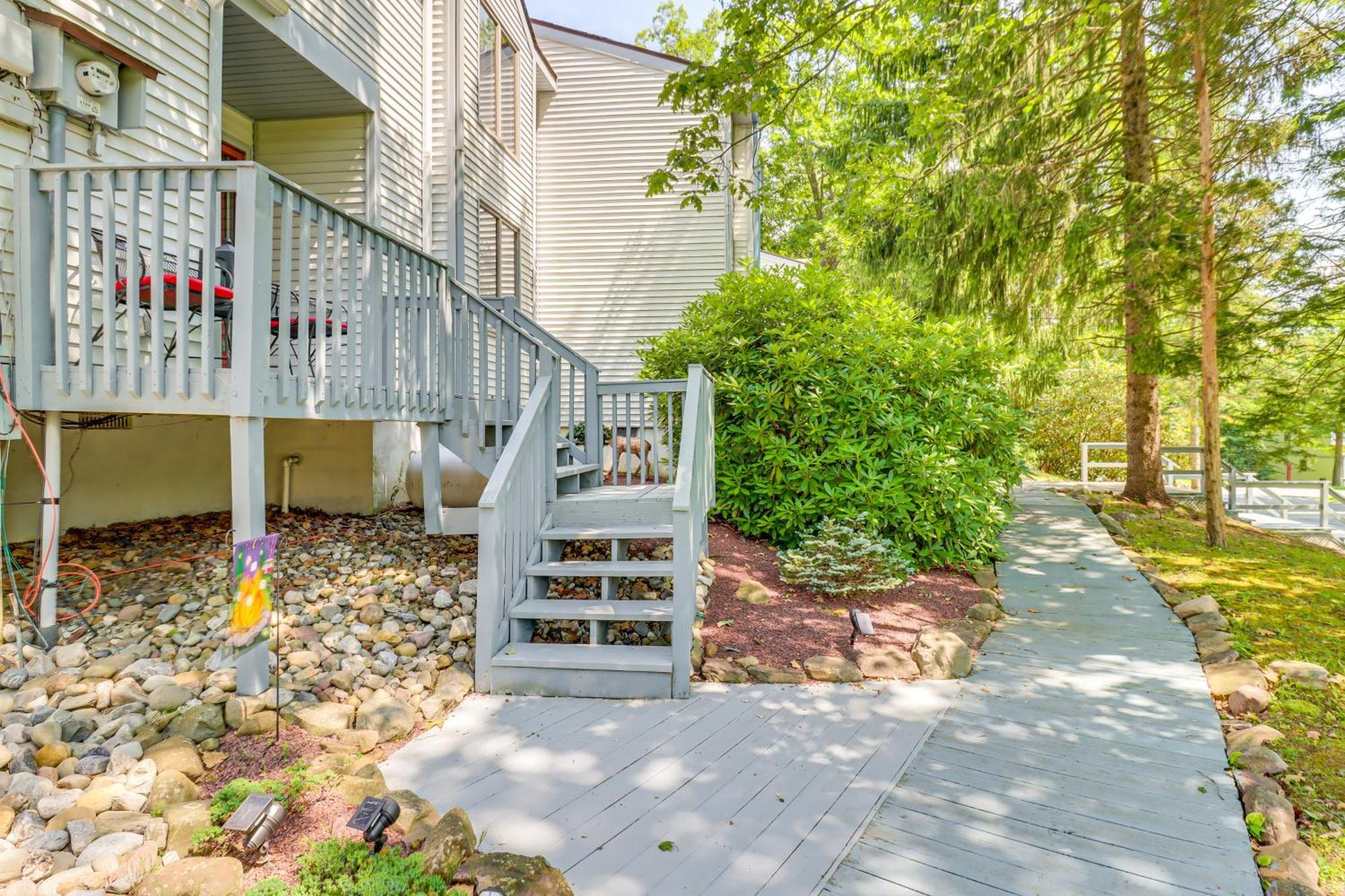 Lake Harmony Townhome Walk To Restaurants! Luaran gambar